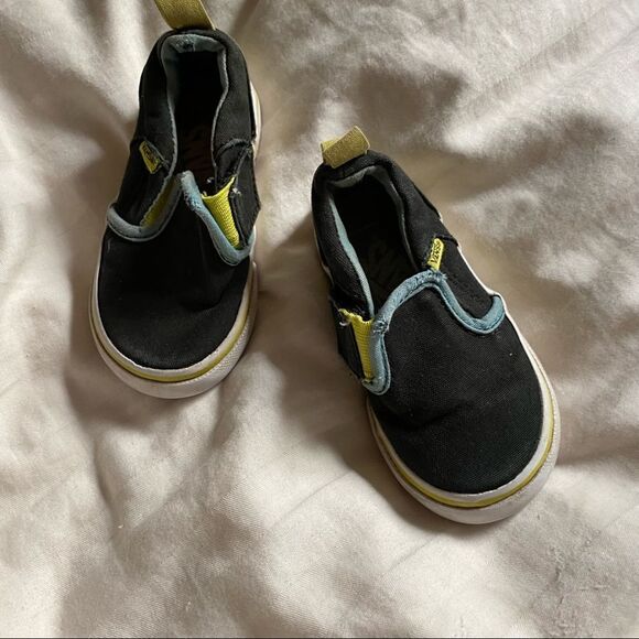 Toddler Slip on Black Vans - Picture 1 of 10